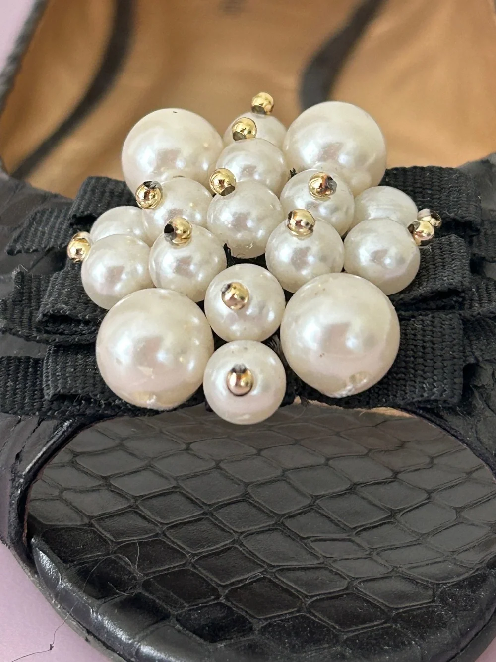 Kate Spade classy pearl cluster peep toe flat with textured soft leather 7.5